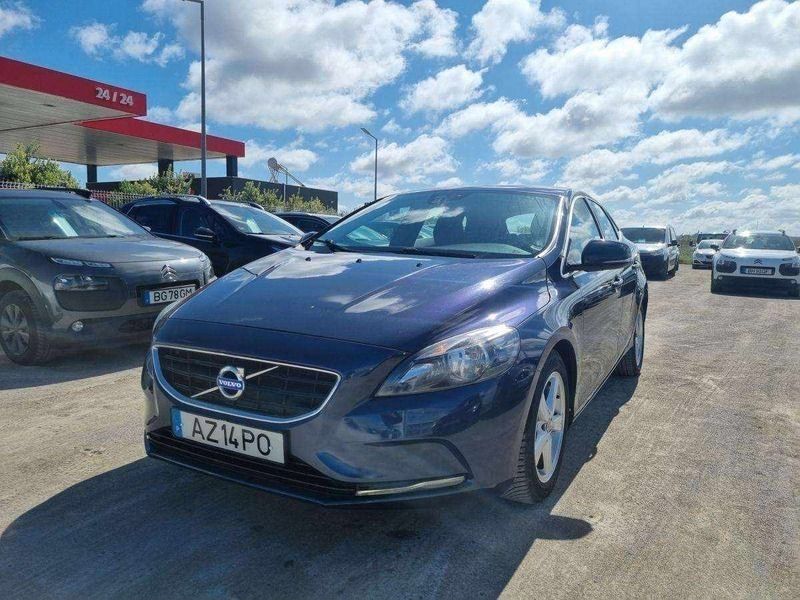 Azul Usado 2014 Volvo V40 Summum Carrinha | € 9.990 (Preço justo) - Imagem 1/4