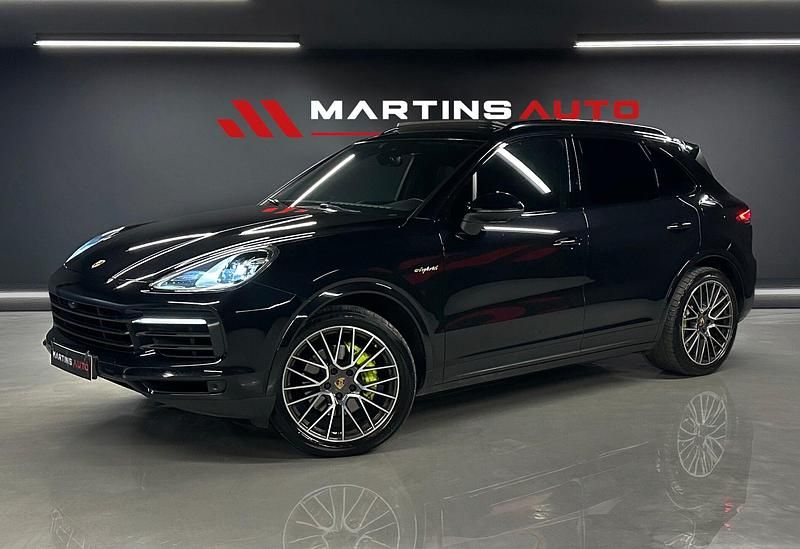 Preto Usado 2021 Porsche Cayenne SUV | € 78.990 - Imagem 1/4