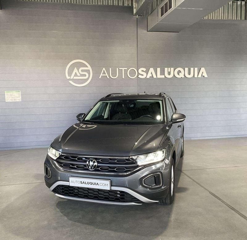 Cinzento Usado 2024 VW T-Roc SUV | € 24.900 (Preço justo) - Imagem 1/4