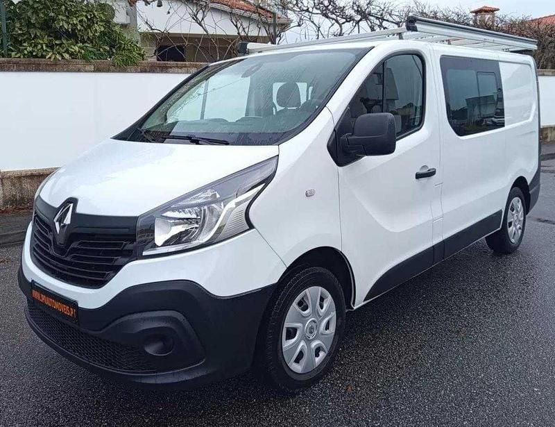 Usado Renault Trafic Intens 120 HP (88 kW) 2018 Branco Monovolume