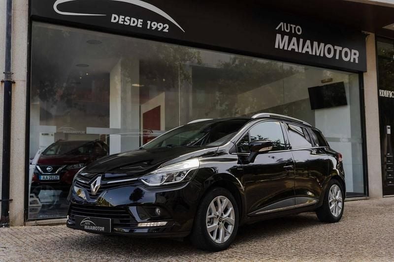 Preto Usado 2020 Renault Clio V Carrinha | € 12.250 (Preço justo) - Imagem 1/4