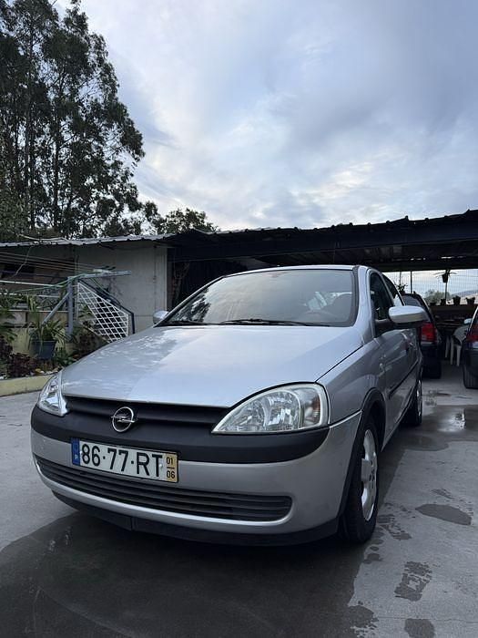 Usado 2001 Opel Corsa Sedan | € 3.100 (Caro) - Imagem 1/4