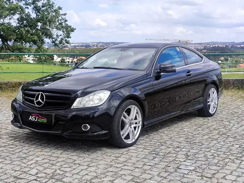 Preto Usado 2011 Mercedes C220 Sedan | € 15.900 (Preço justo) - Imagem 1/4
