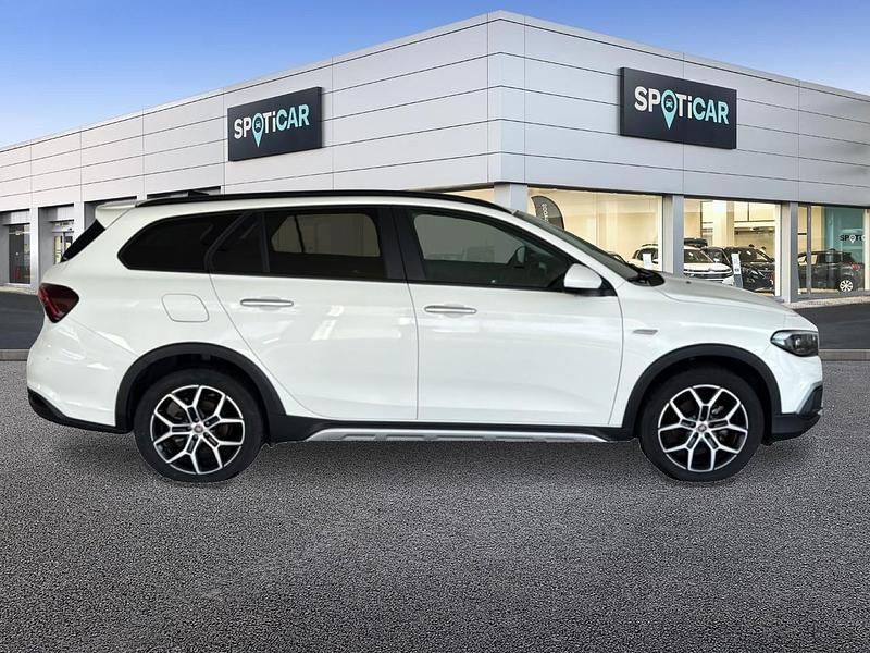 Usado Fiat Tipo Cross 101 HP (74 kW) 2023 Branco Sedan