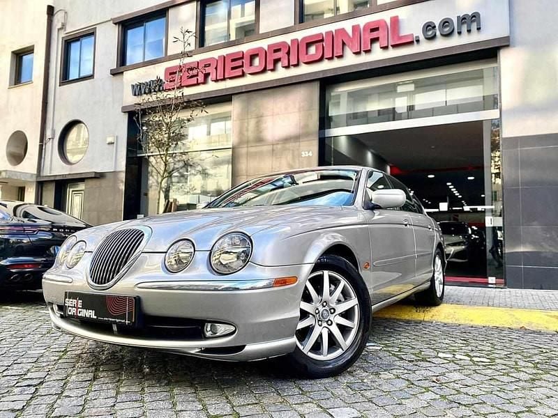 Cinzento Usado 1998 Jaguar S-Type S Sedan | € 8.650 - Imagem 1/4