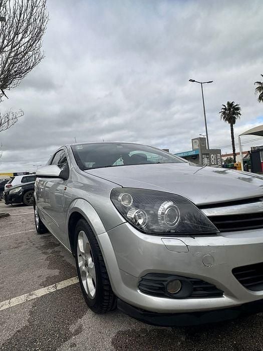 Usado Opel Astra GTC 105 HP (77 kW) 2007