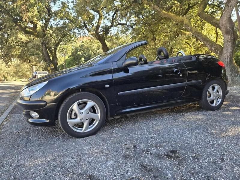 Preto Usado 2001 Peugeot 206 Cabrios | € 3.650 (Preço justo) - Imagem 1/4