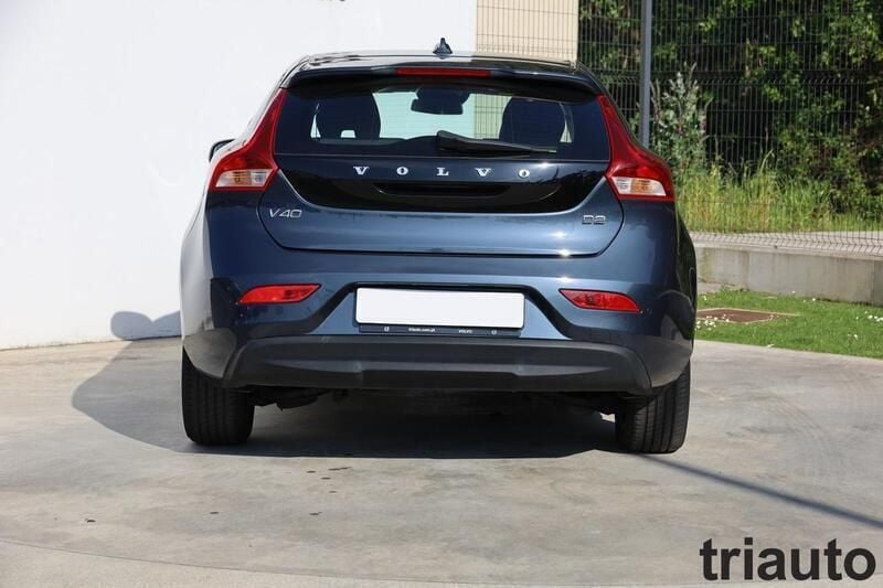 Usado Volvo V40 Kinetic 120 HP (88 kW) 2017 711  cinzento brilhante Carrinha