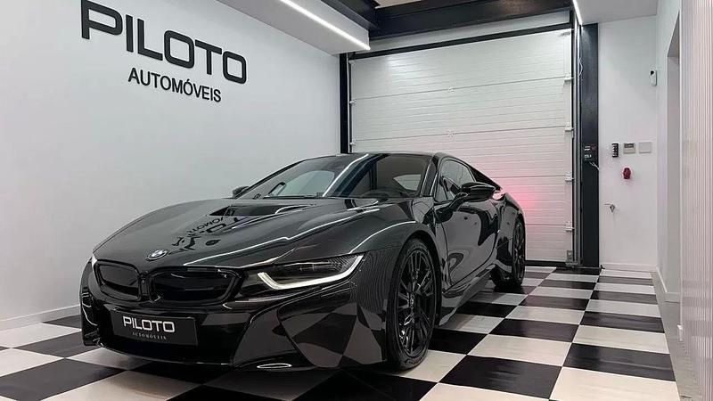Cinza Usado 2017 BMW i8 Coupé | € 74.990 - Imagem 1/4
