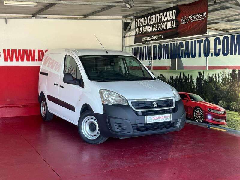 Branco Usado 2018 Peugeot Partner Premium Monovolume | € 11.950 (Preço justo) - Imagem 1/4