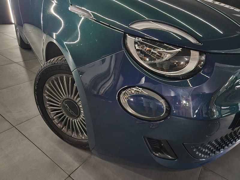 Usado Fiat 500e 86 kW (118 HP) 2020 Azul