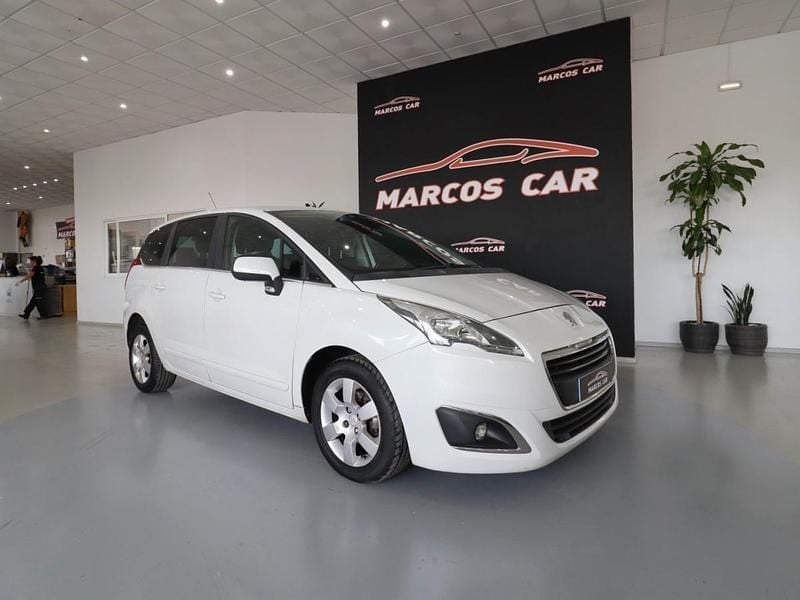 Branco Usado 2014 Peugeot 5008 Style Monovolume | € 10.400 (Preço justo) - Imagem 1/4