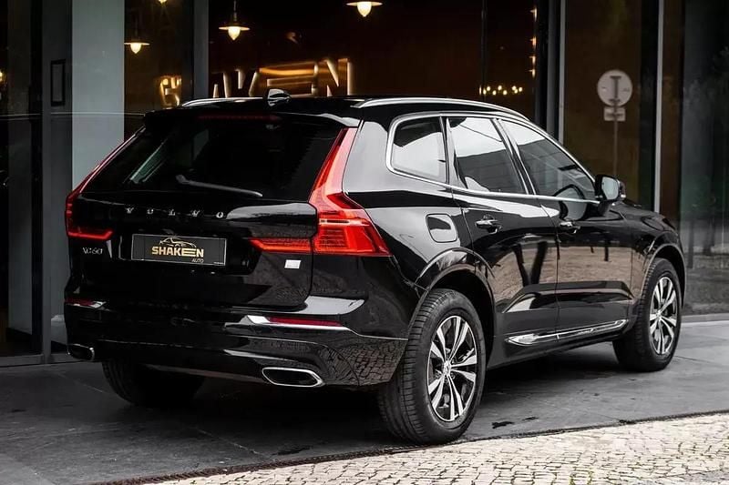 Usado Volvo XC60 Momentum 391 HP (287 kW) 2020 Preto SUV