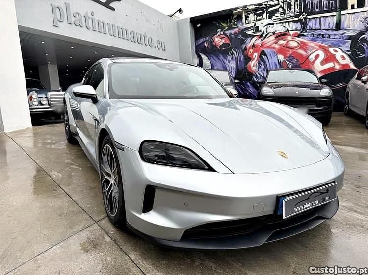Usado Porsche Taycan 4S 400 kW (544 HP) 2024 Cinza Sedan