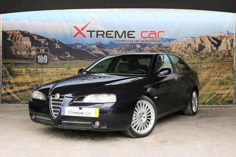 Azul Usado 2004 Alfa Romeo 166 Distinctive Sedan | € 7.900 - Imagem 1/4