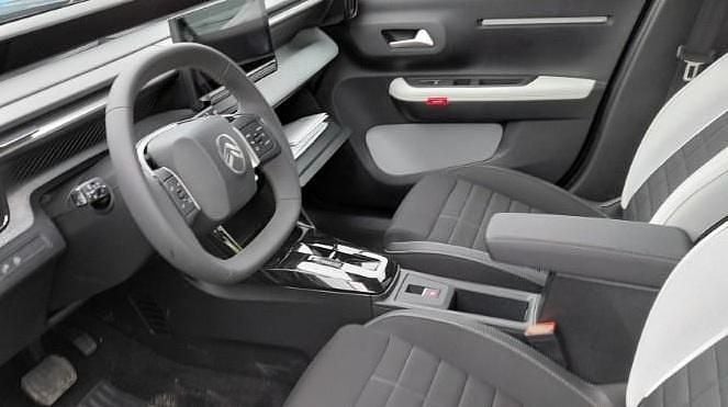 Usado Citroën e-C3 83 kW (113 HP) 2025 Preto SUV