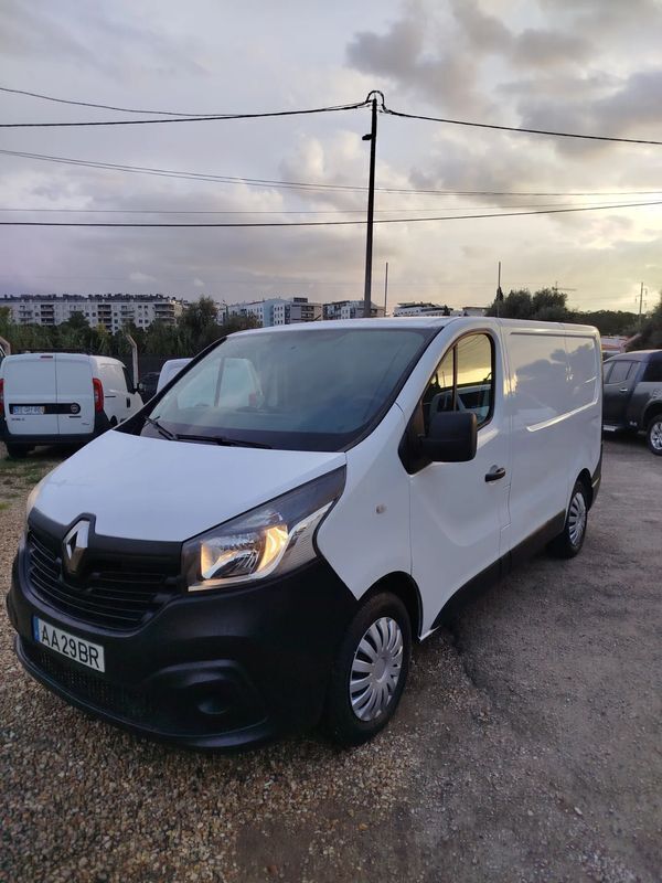 Branco Usado 2015 Renault Trafic Van | € 12.500 (Super Preço) - Imagem 1/4