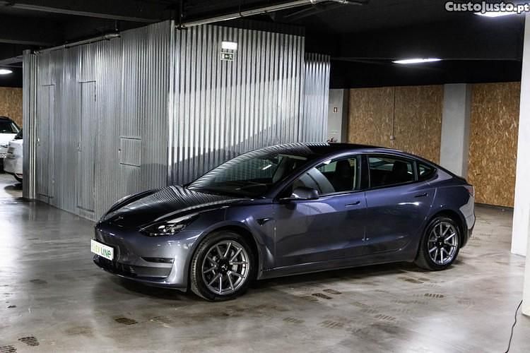 Azul Usado 2020 Tesla Model 3 Long Range AWD Sedan | € 25.500 (Preço justo) - Imagem 1/1
