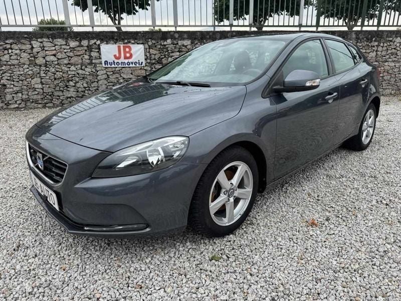 Cinza Usado 2015 Volvo V40 Kinetic Carrinha | € 13.850 (Preço justo) - Imagem 1/4