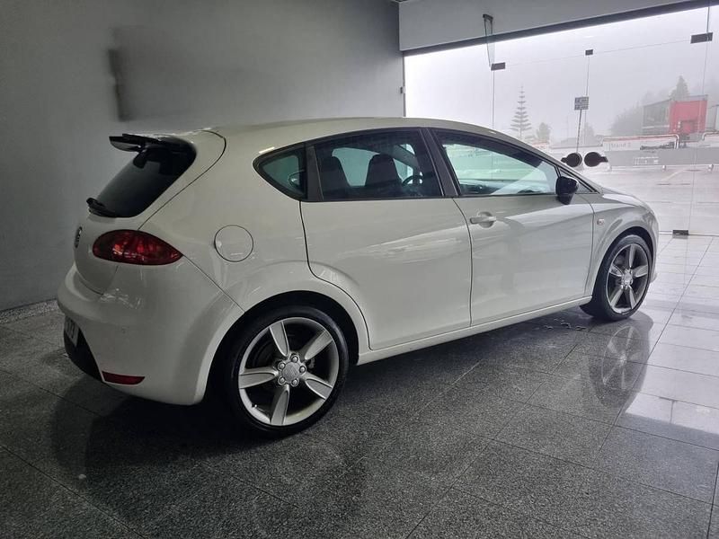 Usado Seat Leon 170 HP (125 kW) 2008 Branco Citadino