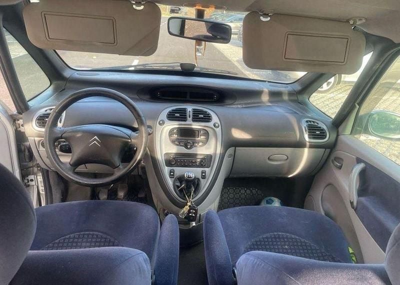 Usado 2005 Citroën Xsara Picasso Monovolume | € 3.800 - Imagem 1/4