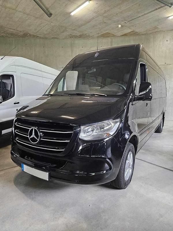 Usado Mercedes Sprinter 150 HP (110 kW) 2023 Preto Van