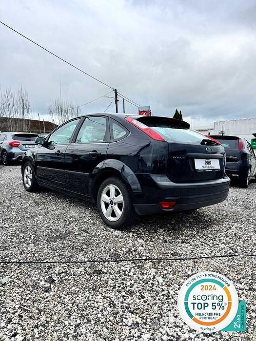 Usado Ford Focus 109 HP (80 kW) 2006 Sedan