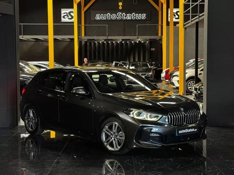 Cinza Usado 2020 BMW 116 Citadino | € 25.990 (Preço elevado) - Imagem 1/4