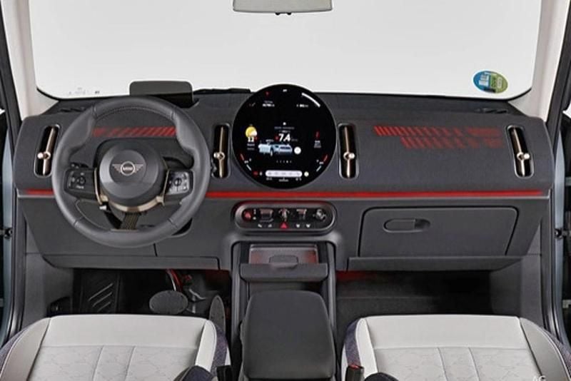 Cinzento Usado 2024 Mini Countryman Favoured SUV | € 39.900 (Bom preço) - Imagem 1/4