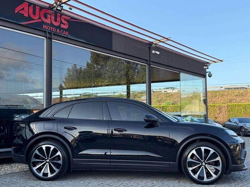Usado Porsche Macan 300 kW (408 HP) 2024 Preto SUV