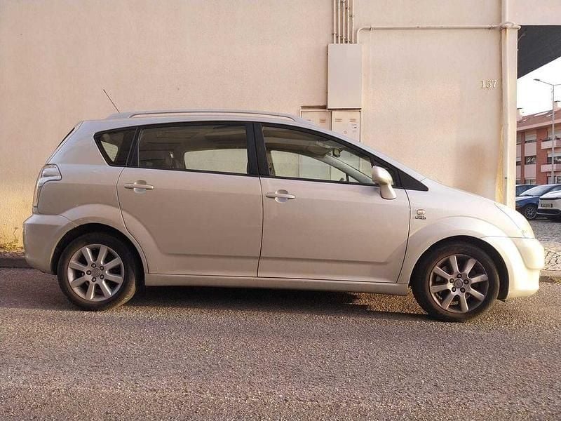 Usado 2004 Toyota Corolla Verso Monovolume | € 5.000 - Imagem 1/3