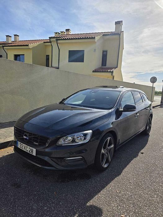 Usado 2014 Volvo V60 R-Design Carrinha | € 12.350 - Imagem 1/4