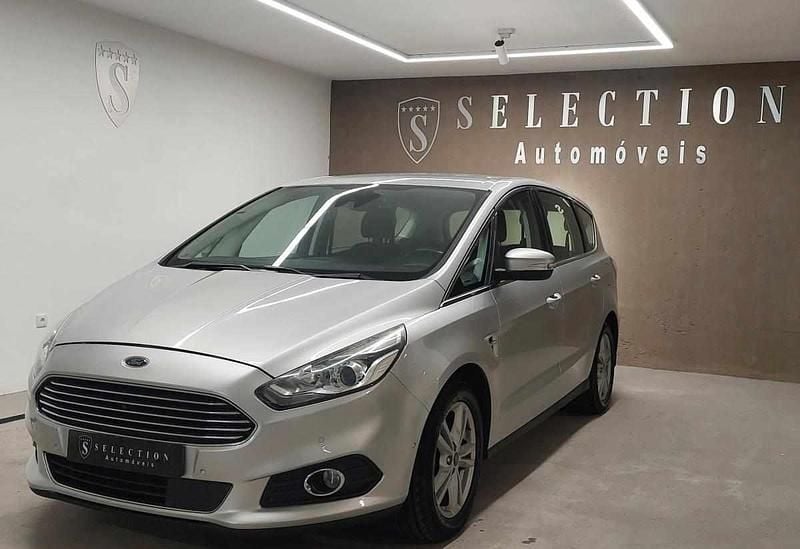 Cinzento Usado 2016 Ford S-MAX S Carrinha | € 13.750 (Bom preço) - Imagem 1/4