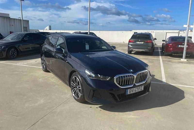 Preto Usado 2025 BMW 530e Shadowline Coupé | € 72.000 - Imagem 1/4