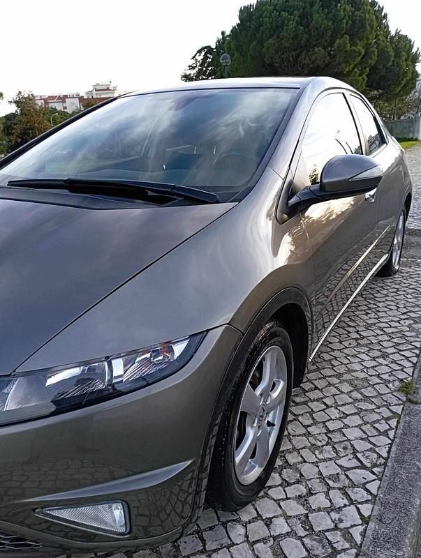 Cinzento Usado 2009 Honda Civic Citadino | € 4.850 (Super Preço) - Imagem 1/4