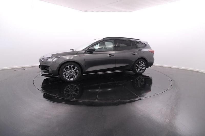 Usado Ford Focus 115 HP (84 kW) 2023 Cinzento Carrinha