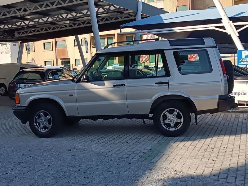 Usado Land Rover Discovery 2 136 HP (100 kW) 2001 Cinza SUV