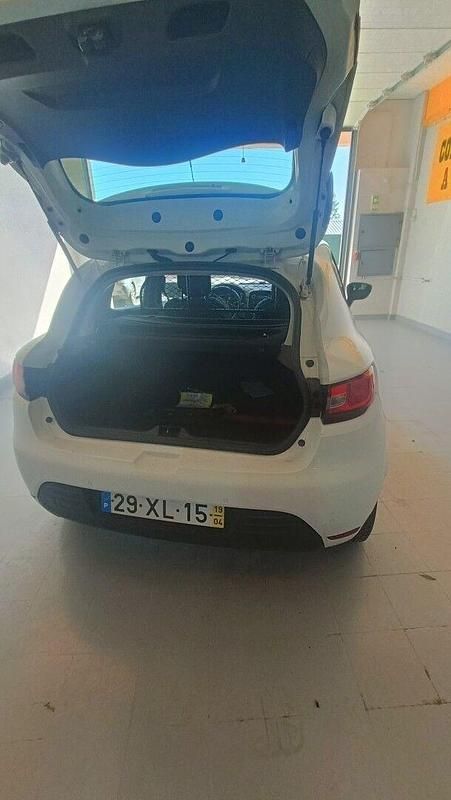 Usado Renault Clio IV 78 HP (57 kW) 2019 Branco Van