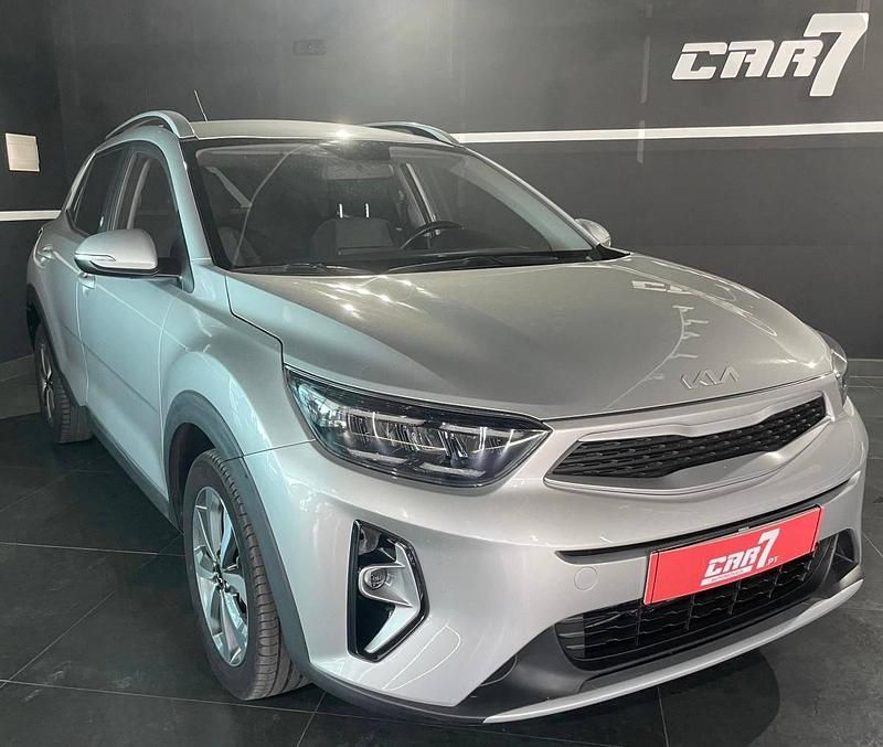 Cinza Usado 2022 Kia Stonic SUV | € 15.500 (Preço justo) - Imagem 1/4