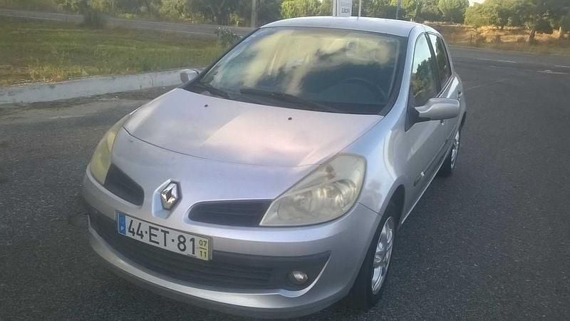 Usado 2007 Renault Clio III SE Sedan | € 3.000 - Imagem 1/4
