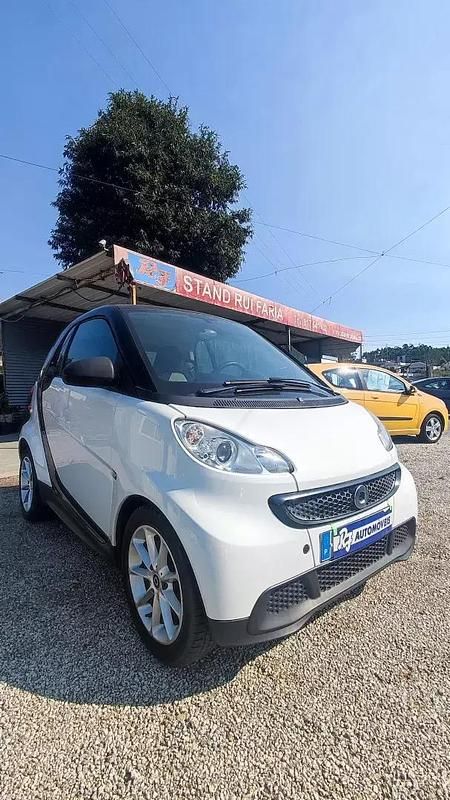 Branco Usado 2013 Smart ForTwo Coupé Pulse Coupé | € 8.279 - Imagem 1/4