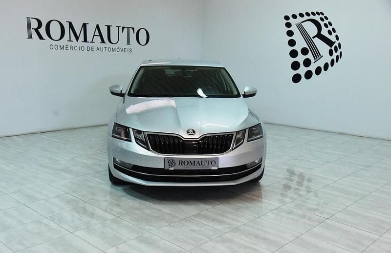 Cinza Usado 2018 Skoda Octavia Style | € 14.800 (Caro) - Imagem 1/1