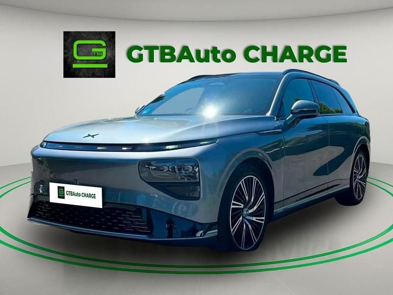 Cinza Usado 2025 XPENG G9 SUV | € 73.900 - Imagem 1/4