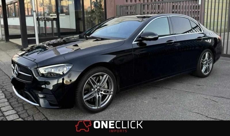 Preto Usado 2023 Mercedes E300 Sedan | € 41.200 - Imagem 1/4