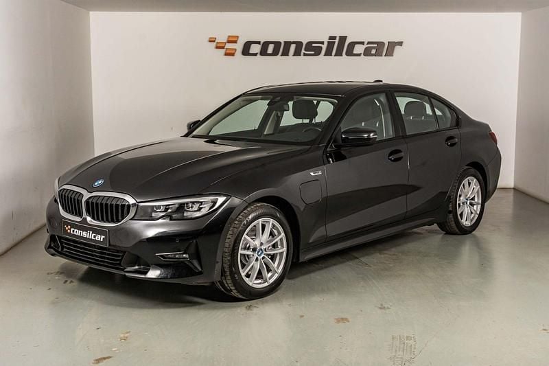 Preto Usado 2022 BMW 320 Sedan | € 27.890 - Imagem 1/4