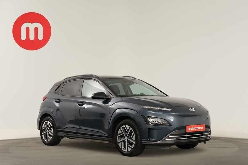 Azul Usado 2022 Hyundai Kauai SUV | € 34.499 - Imagem 1/4