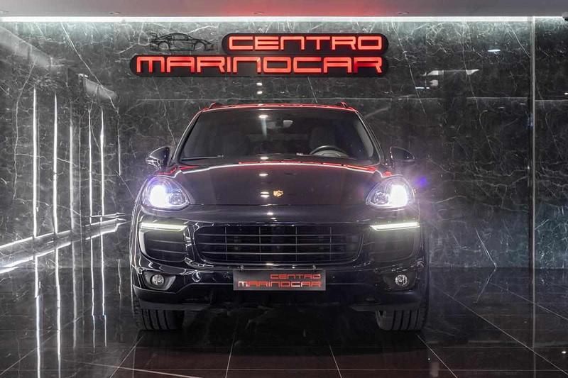 Usado Porsche Cayenne S E-Hybrid 416 HP (305 kW) 2016 Preto SUV