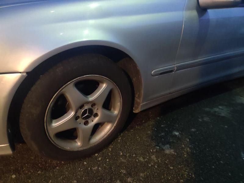 Usado Mercedes C220 Avantgarde 147 HP (108 kW) 2003 Sedan