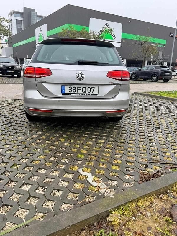 Usado VW Passat 120 HP (88 kW) 2015 Cinzento Carrinha