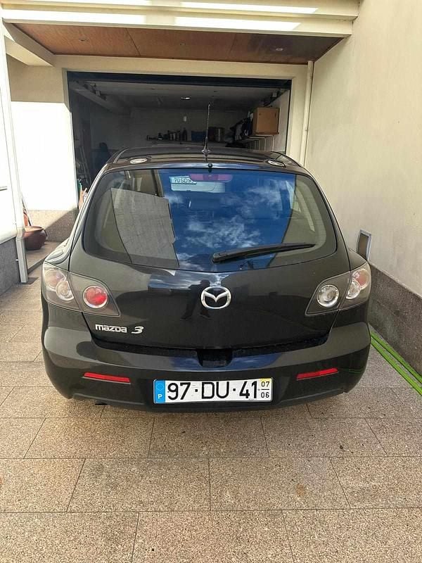 Usado Mazda 3 109 HP (80 kW) 2007 Preto Citadino